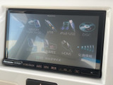 お気に入りの音楽を車内で楽しめます。CDやSDカード、USBなど、様々なメディアに対応。高音質で音楽鑑賞をお楽しみください。