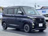 エマージェンシーブレーキ(衝突被害軽減ブレーキ)、フロントカメラが車両や歩行者を検知し警告音と共に衝突回避、軽減をアシストしてくれます。