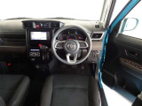 視界良好、操作しやすい運転席です。