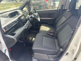毎日全国の仕入れ先から厳選した車を仕入れております!プロの査定士の検査を受けた車を仕入れ、入庫後も社員が1台1台を走行チェックや状態確認・装備確認などを入念に行います。