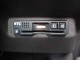 ETC付。高速道路の料金所はキャッシュレスで通過です。サービスエリア等にあるスマートインターの出入りも利用可能でとっても便利。ご納車後すぐにお使い頂けるようセットアップしてのお渡しとなります。