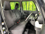 運転席シート廻りは使用感も少なく、良好な状態となっています。丁寧に使われていたことがよくわかりますね。