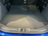 軽い力でサッと倒せるシートアレンジ。急に荷物が増えても、その場でサクッとスペースを広げられます。毎日の『困った』を『助かった』に変える工夫が満載です。
