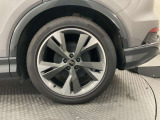 純正アルミホイール装着車両です!