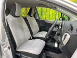 運転席シート廻りは使用感も少なく、良好な状態となっています。前オーナー様が丁寧に使っていたことがよくわかりますね。