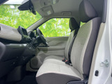 運転しやすい配置のメーター類と操作系。直感的に操作でき、運転に集中できます。快適な運転環境が整っています。