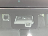 【スズキ セーフティサポート】走行中に前方の車両等を認識し、衝突しそうな時は警報とブレーキで衝突回避と被害軽減をアシスト。より安全にドライブをお楽しみいただけます。