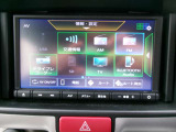 フルセグTV、CD、Bluetoothなど好きな音楽を聴きながらドライブ。