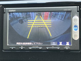 狭い道や駐車時も安心のバックモニター。後方の状況を的確に把握でき、安全な運転をサポートします。ガイドライン表示で、より正確な駐車が可能。
