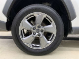 純正アルミホイール。225/60R18