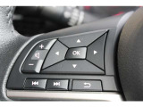 手元でナビの音量調整等が出来るのでナビの操作によるわき見運転を防止することが出来ます。