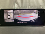 360度モニターは、4つのカメラによる前後左右・俯瞰映像でドライバーからは見えない領域の危険認知をサポート!全周囲の死角を減らし、狭い駐車場や幅寄せ、T字路の進入などの運転の安心感を高めます!