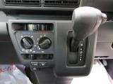 ダイハツディーラーでは「ダイハツ認定中古車」という基準を設け、車選びに詳しくないお客様でも「安心して選べる」をご提供しています。