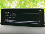 お気に入りの音楽を最高の音質で。様々なソースに対応し、快適なドライブ空間を演出します。クリアな画面表示で操作も簡単です。