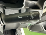 【オートライト(AUTO)】外の明るさをシステムが感知して、自動でヘッドライトが点灯します!ヘッドライトをつけ忘れを防ぐ便利機能です