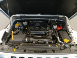 パワフルな2.0L直列4気筒ターボエンジン