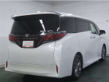 ゆとりある広々とした車内空間は、ドライブを始め買い物やレジャー等、幅広く活躍します。一人でも皆とでもお出かけを楽しみましょう!