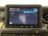 HondaCONNECT対応の便利なナビディスプレー。お持ちのスマートフォンと連携して、ナビやBluetoothでの音楽再生が可能です。デザインはもちろん、操作性も良好です。