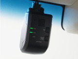 ◆ドライブレコーダー◆映像・音声などを記録する自動車用の装置です。 もしもの事故の際の記録はもちろん、旅行の際の思い出としてドライブの映像を楽しむことができます。