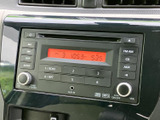 ラジオやCDで、お気に入りの音楽を楽しめます。AUX入力も可能なので、スマホなど外部機器との接続も簡単です。