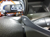 マニュアル車のような感覚で、ワインディングロードでも車を操れるパドルシフト付きです。長い下り坂でのエンジンブレーキや、高速道路の合流の際の加速も思いのままです。