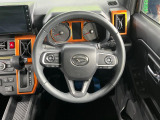 【純正革巻きステアリング】上質な革を使用することで、手にしっかり馴染みとても運転しやすいハンドルです♪