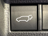 【パワーバックドア】スマートキーや運転席のボタンを押すだけでリアゲートが自動で開閉します!荷物を持っている時や、高い位置にあるバックドアを閉める際に便利な機能です♪
