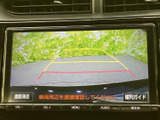 後方確認をサポートするバックモニターを搭載。狭い道や駐車時も、安全かつスムーズな運転をサポートします。運転の苦手な方にもおすすめです。