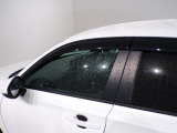 ドアバイザー付きですので、雨の日でも換気ができてとても便利です!