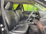 運転席シート廻りは使用感も少なく、良好な状態となっています。前オーナー様が丁寧に使っていたことがよくわかりますね。