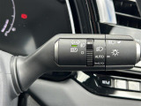 【オートライト(AUTO)】外の明るさをシステムが感知して、自動でヘッドライトが点灯します!ヘッドライトをつけ忘れを防ぐ便利機能です。