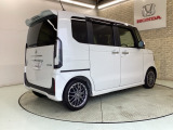 ご納車までの期間ですが、県内のお客様は1、2週間、県外のお客様は2、3週間ほどでご納車が可能となります。ただし、お支払いや書類の状況によっては多少の前後もありますので、その際には何卒ご了承下さい。