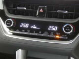 【オートエアコン】車内温度を感知して自動で温度調整をしてくれるのでいつでも快適な車内空間を創り上げます!どの席に座っても快適なドライブが楽しめます♪