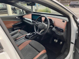 運転席側からの目線です。