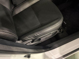 痛みの出やすい運転席シートの角、フロアマット、座面、ともに良好です