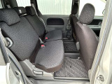 ゆとりある広々とした車内空間は、ドライブを始め買い物やレジャーなど、幅広く活躍します。一人でもみんなとでもお出かけを楽しみましょう!