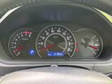 視認性の高いメーター類は、運転に必要な情報を的確にドライバーに伝えます。走行状況を把握しやすく、安全運転をサポートします。