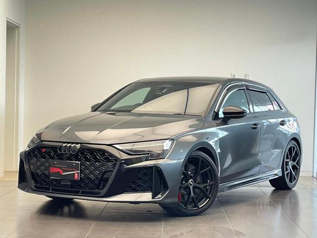 アウディ RS3スポーツバック 