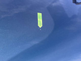 ボンネットにキズあり