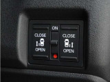 ◆両側電動スライドドア◆狭い駐車場でも乗り降りが楽々♪お子様が隣の車にドアを当ててしまう心配もございません!小さなお子様連れの方もこれで安心。