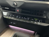 オートエアコンは温度を設定するだけで、自動で風量などを設定してくれます。運転しながら操作も必要ないので、安全性も向上します。