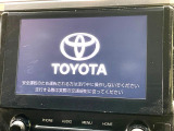 【メーカー純正ナビ】インテリアに溶け込むスタイリッシュな「専用設計」メーカーナビを装備♪視認性や操作性など基本性能にも優れ、より上質なカーライフをお楽しみいただけます。