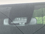 【トヨタセーフティセンス】走行中に前方の車両等を認識し、衝突しそうな時は警報とブレーキで衝突回避と被害軽減をアシスト。より安全にドライブをお楽しみいただけます。