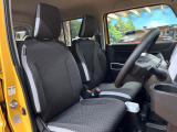 運転席シート廻りは使用感も少なく、良好な状態となっています。丁寧に使われていたことがよくわかりますね。