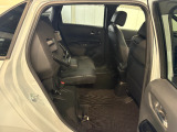 チップアップ機能により、座面が跳ね上がりますので背の高いお荷物の積載も可能です!