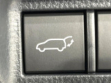 【パワーバックドア】スマートキーや運転席のボタンを押すだけでリアゲートが自動で開閉します!荷物を持っている時や、高い位置にあるバックドアを閉める際に便利な機能です♪