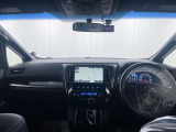 落ち着いたカラーの内装で、ゆったりと運転したい方に。