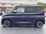 左側オートスライドドア付きです。リモコンや車内からでも開閉操作は可能です。