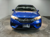 車の個性が現れるフロントデザイン。バランスの取れたフォルムは飽きが来ず、毎日のドライブを誇らしい気持ちにさせてくれる美しさです