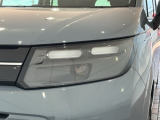 LEDヘッドライトは、点灯の瞬間から最大光量を発揮し、突然暗くなるトンネルなどでの安定感を高めます。